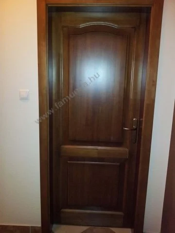 Fa beltéri ajtó beépítése
